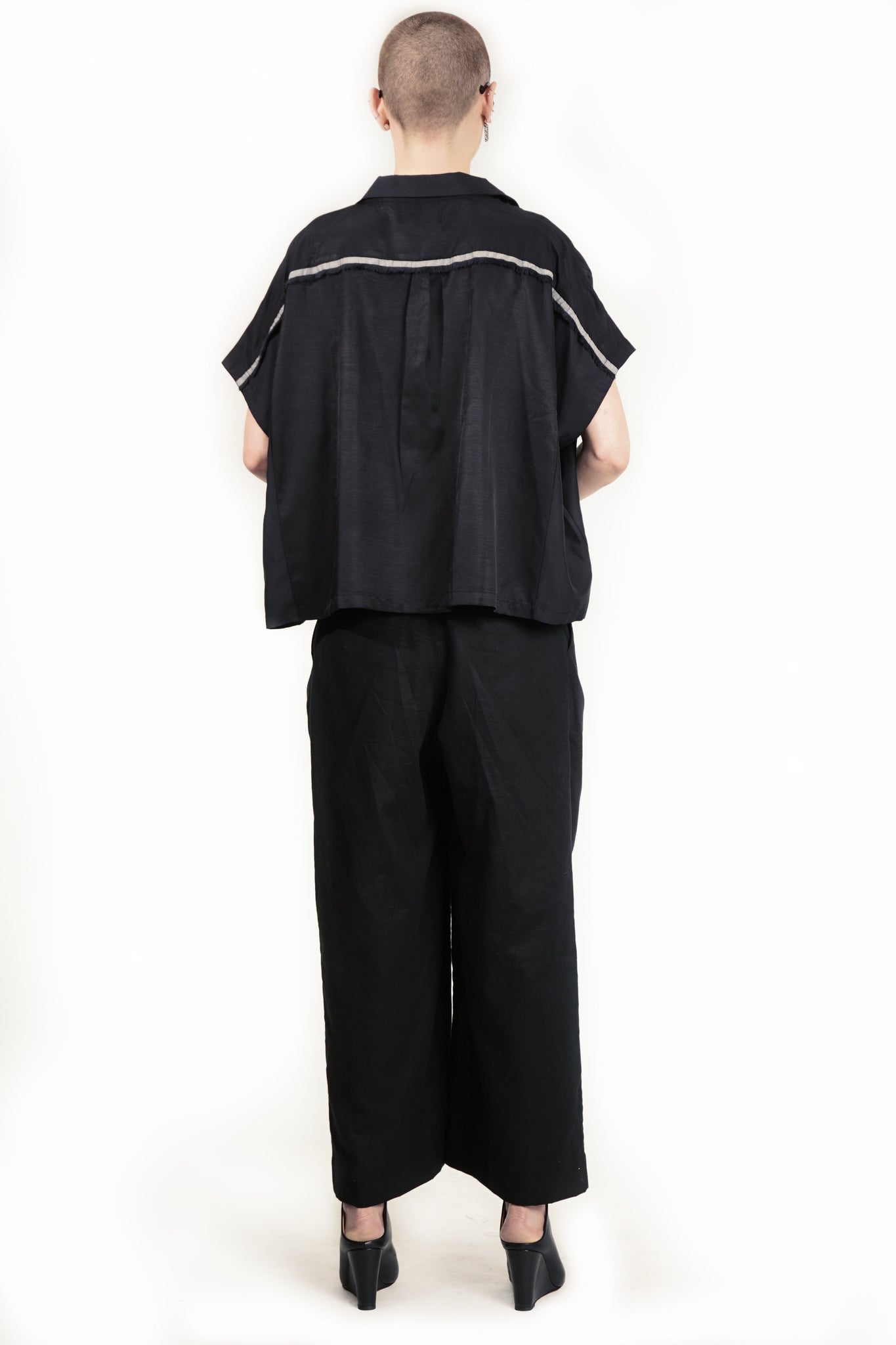 B62Mono Oversized Blouse Short Sleeve back artisanal detail