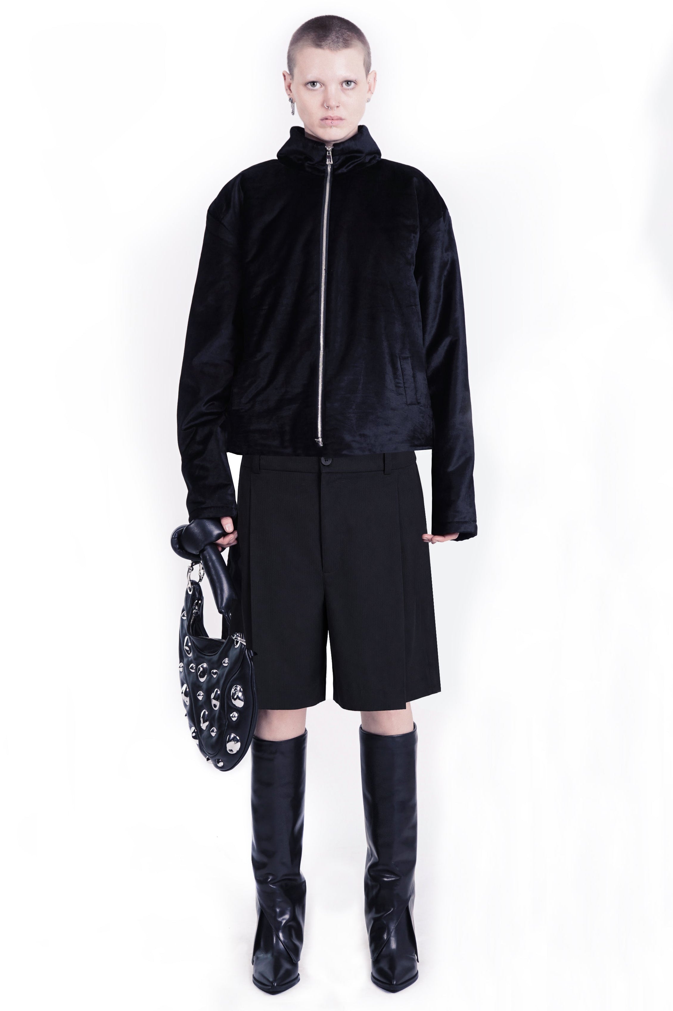 PMP152 Structured Tailored Wide Shorts - Black I adddress