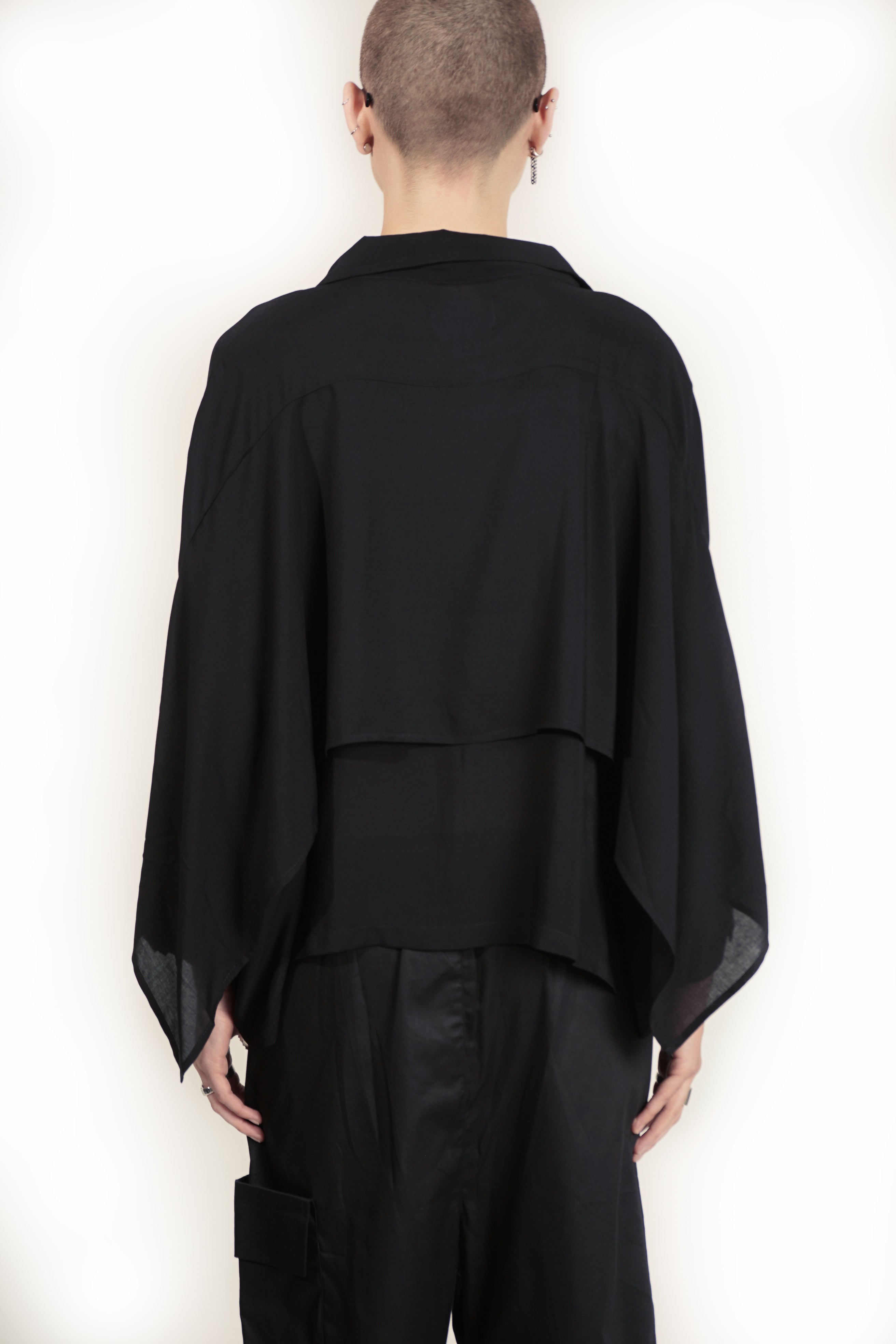 B62E Oversized Back Flap Blouse Midi Sleeve-Black | Adddress