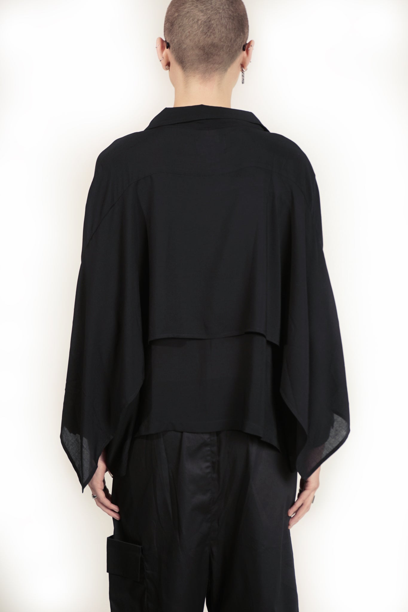 B62E Oversized Back Flap Blouse Midi Sleeve