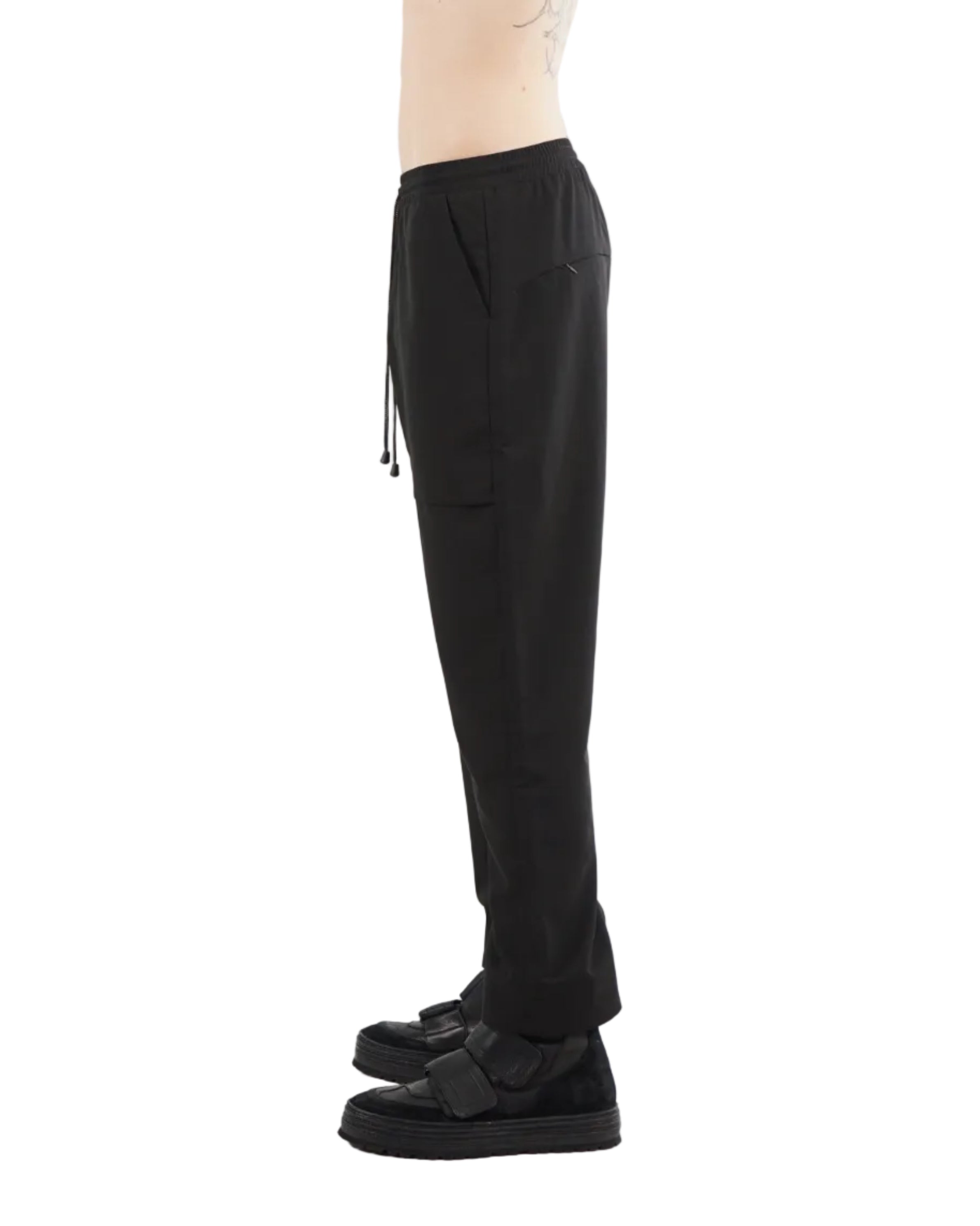 Minimal unisex cargo trousers with flexible waist string
