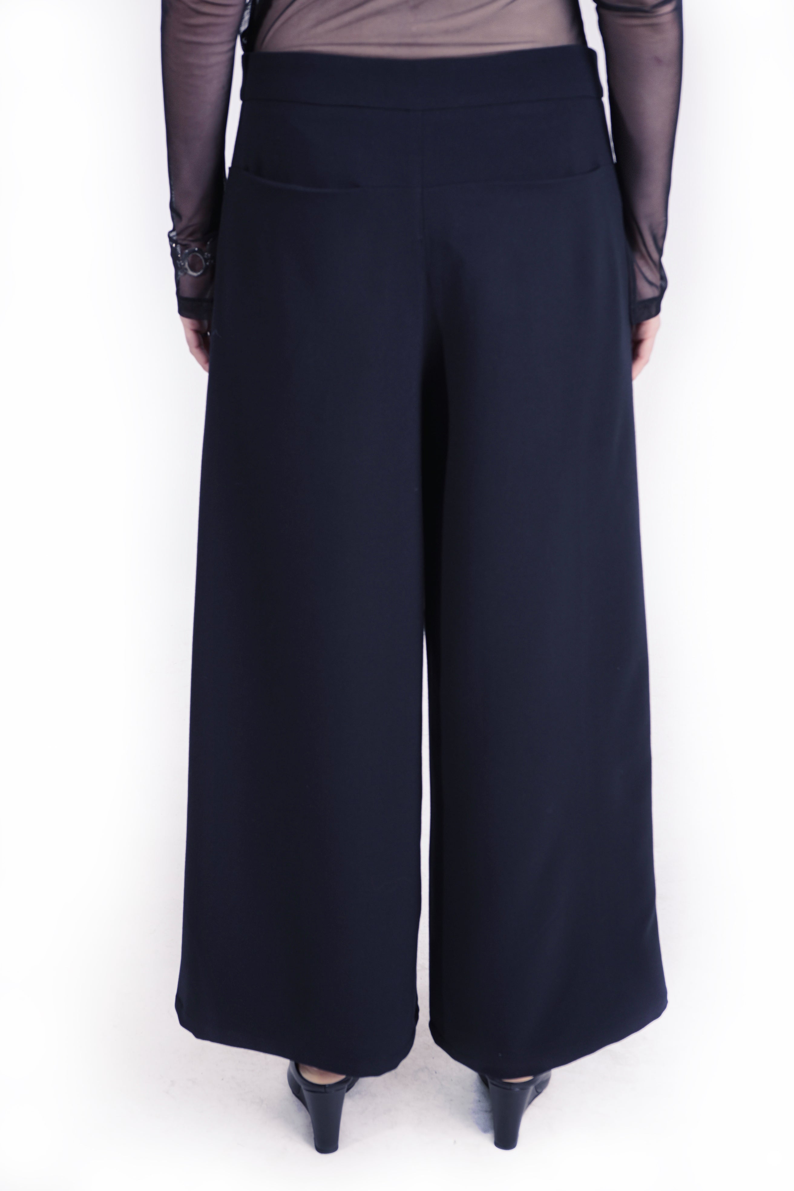 P113 Wide Geometric Layers Wide Trousers – Navy | Adddress