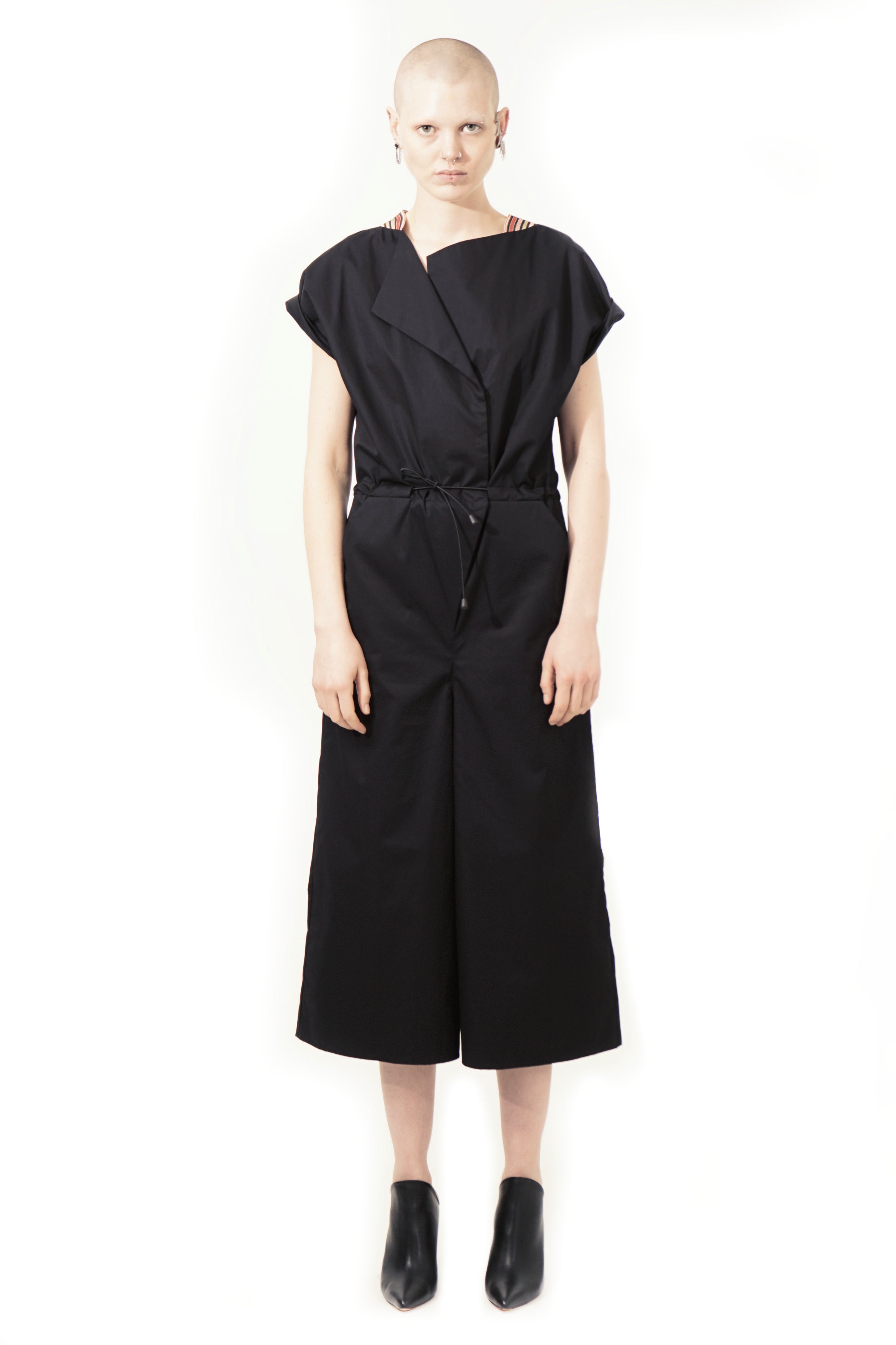 O31 Jumpsuit Cropped Leg
