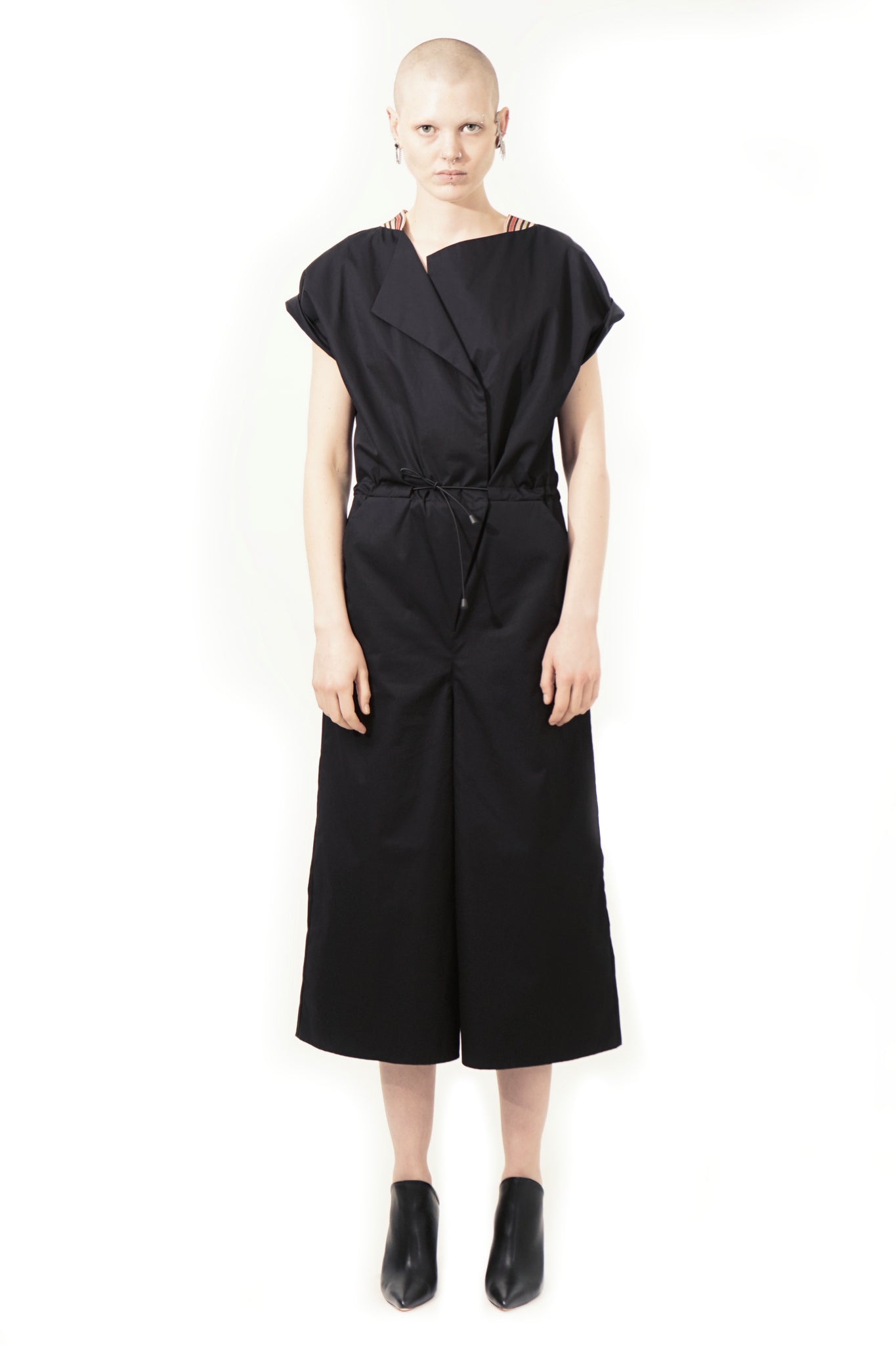 O31 Jumpsuit Cropped Leg