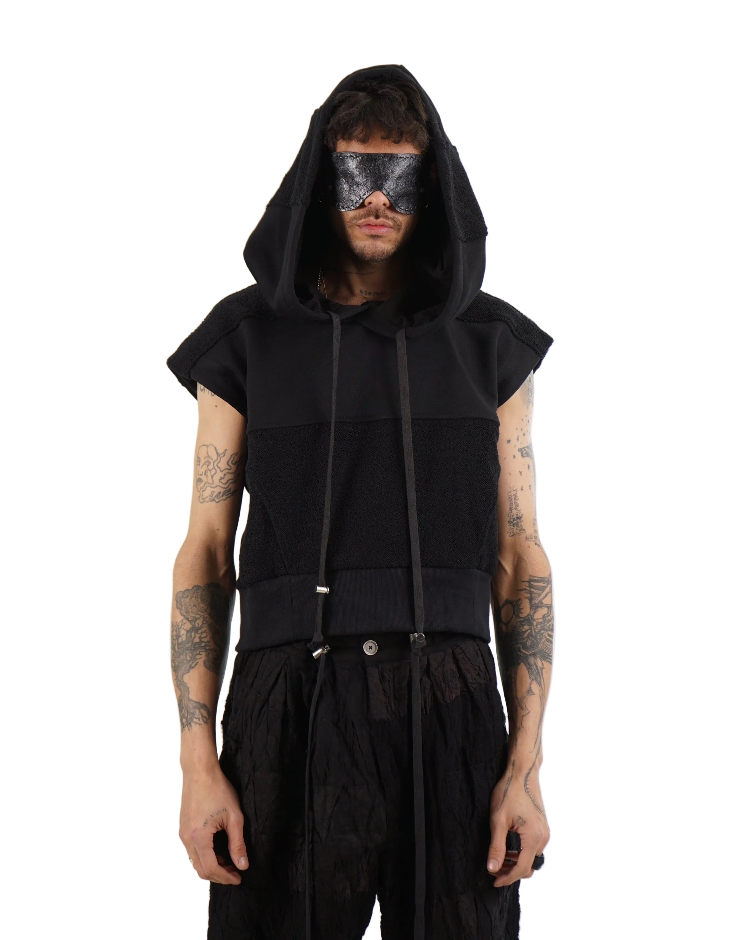 Mark Baigent – Zena Hoodie Sleeveless – Black