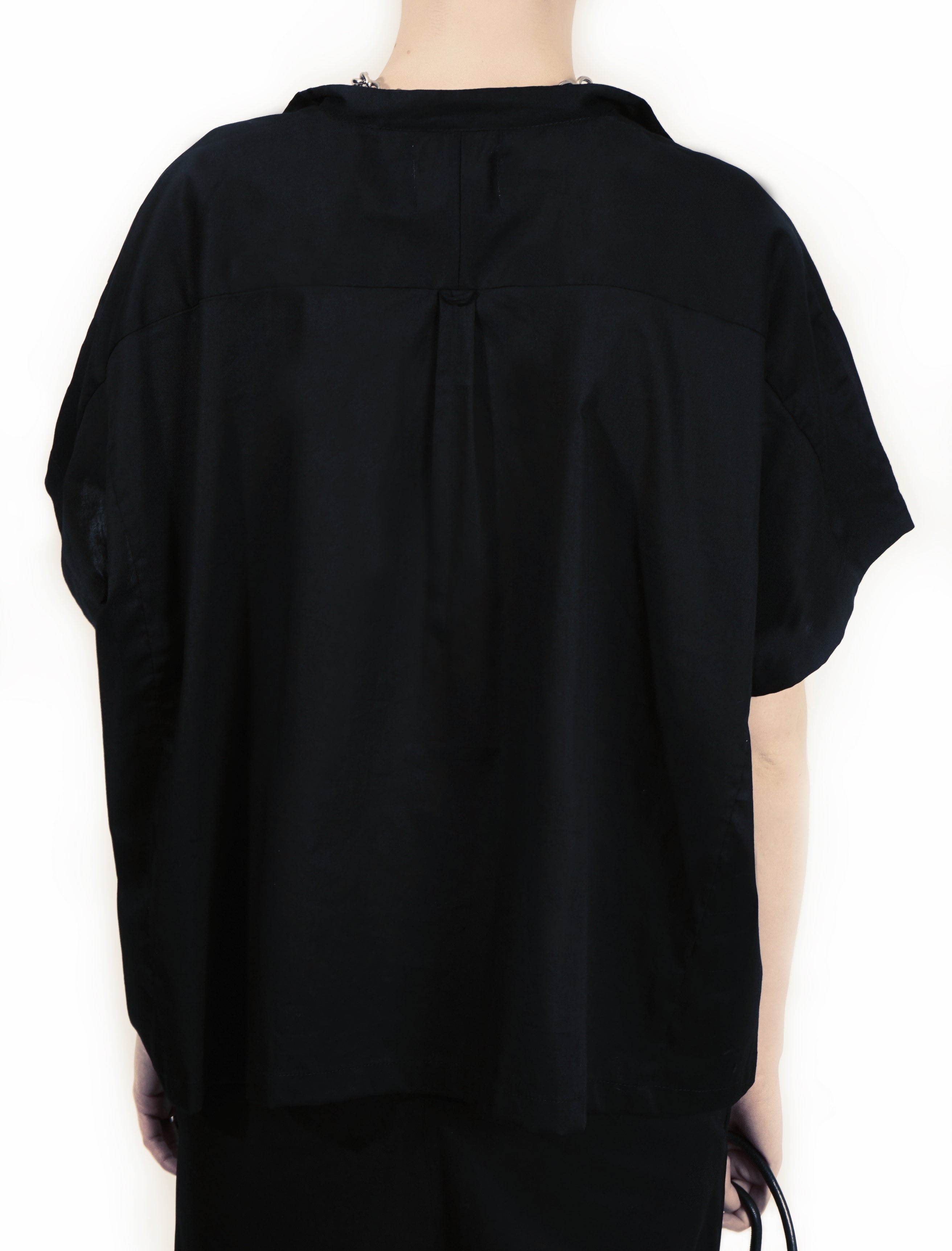 B62S Basic Oversized Blouse Short Sleeve Sculptural - black I Adddress
