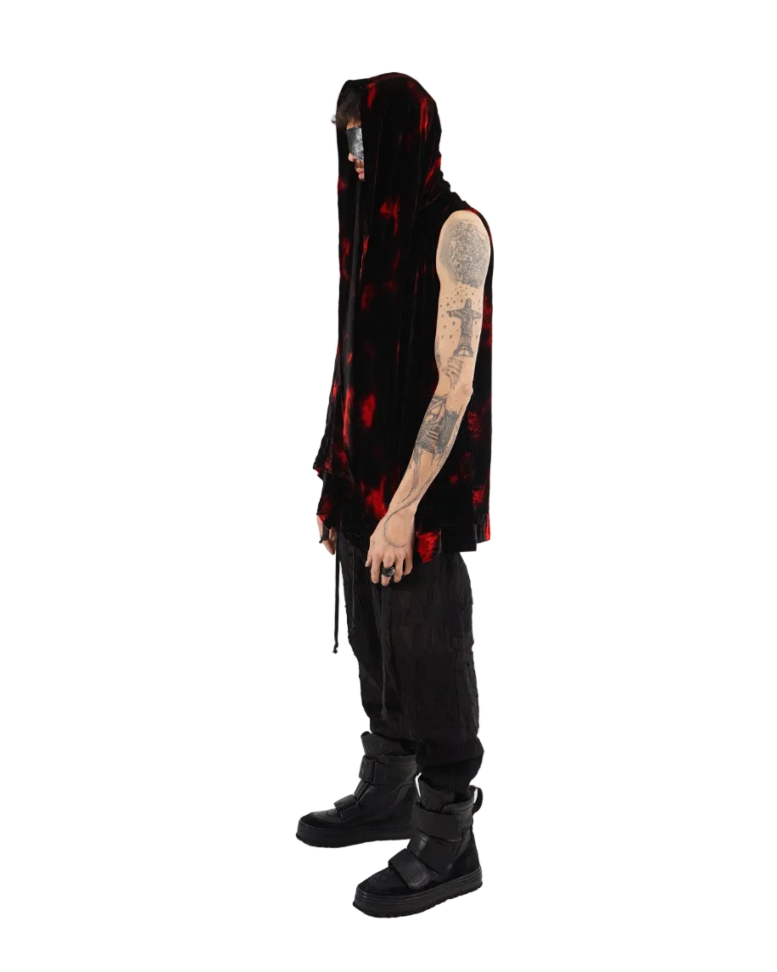 Mark Baigent – Nago Vest – Black / Red