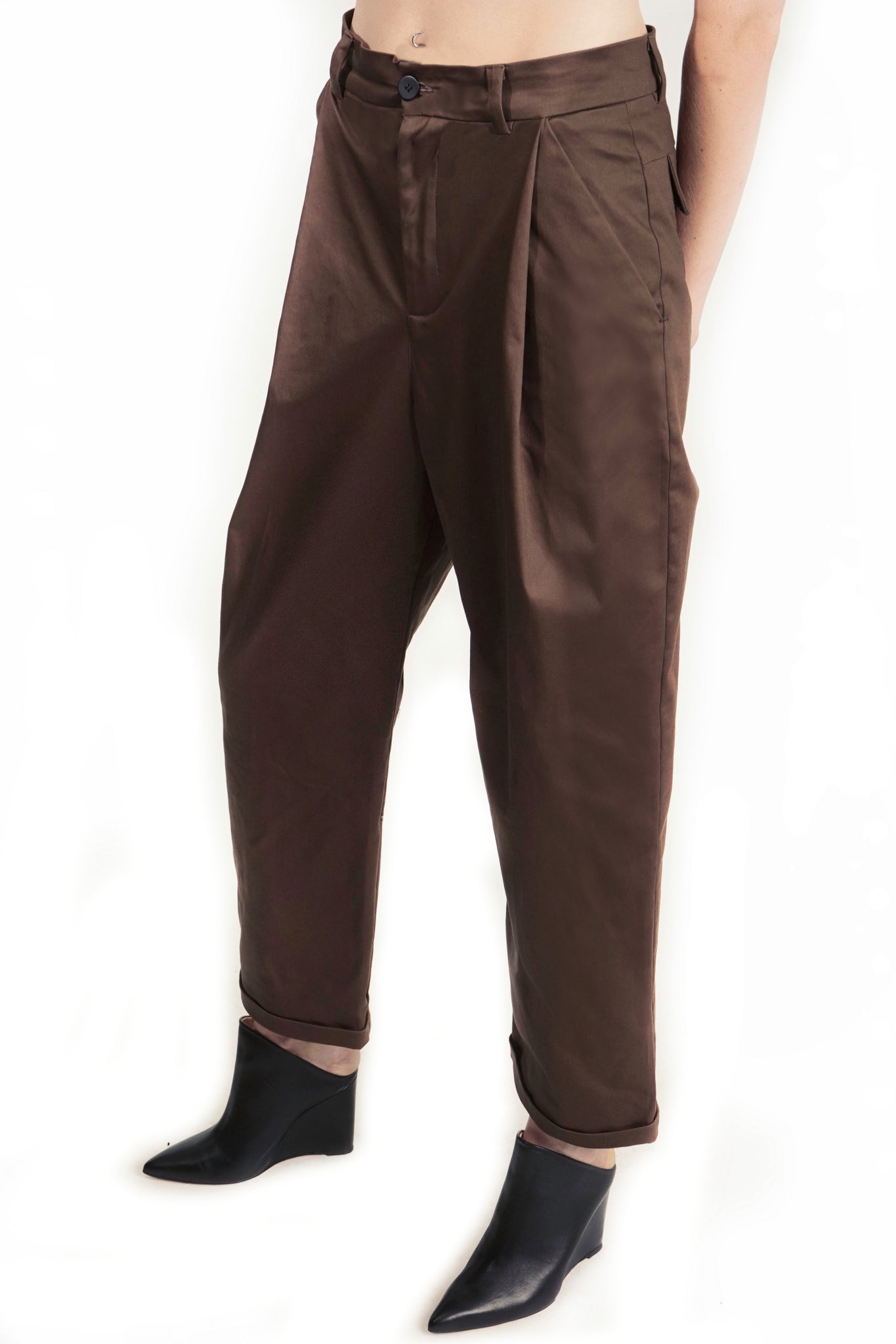 P152 Deep Pleated Pants with cuffs