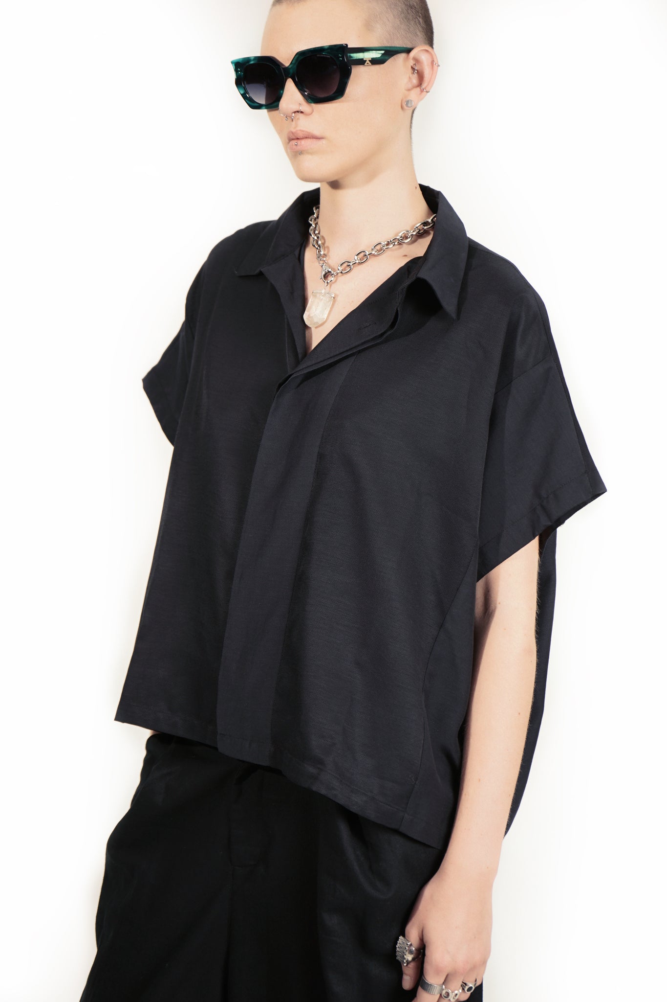 B62Mono Oversized Blouse Short Sleeve back artisanal detail