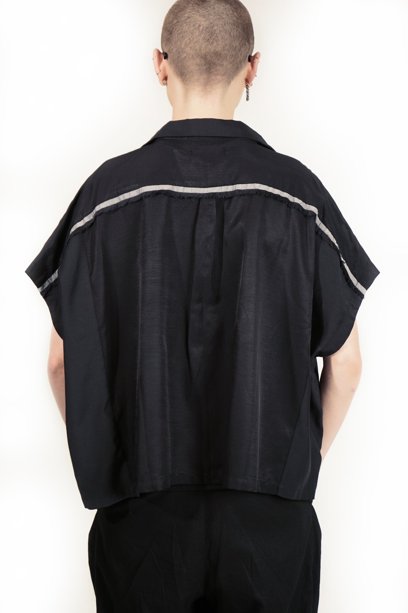 B62Mono Oversized Blouse Short Sleeve back artisanal detail