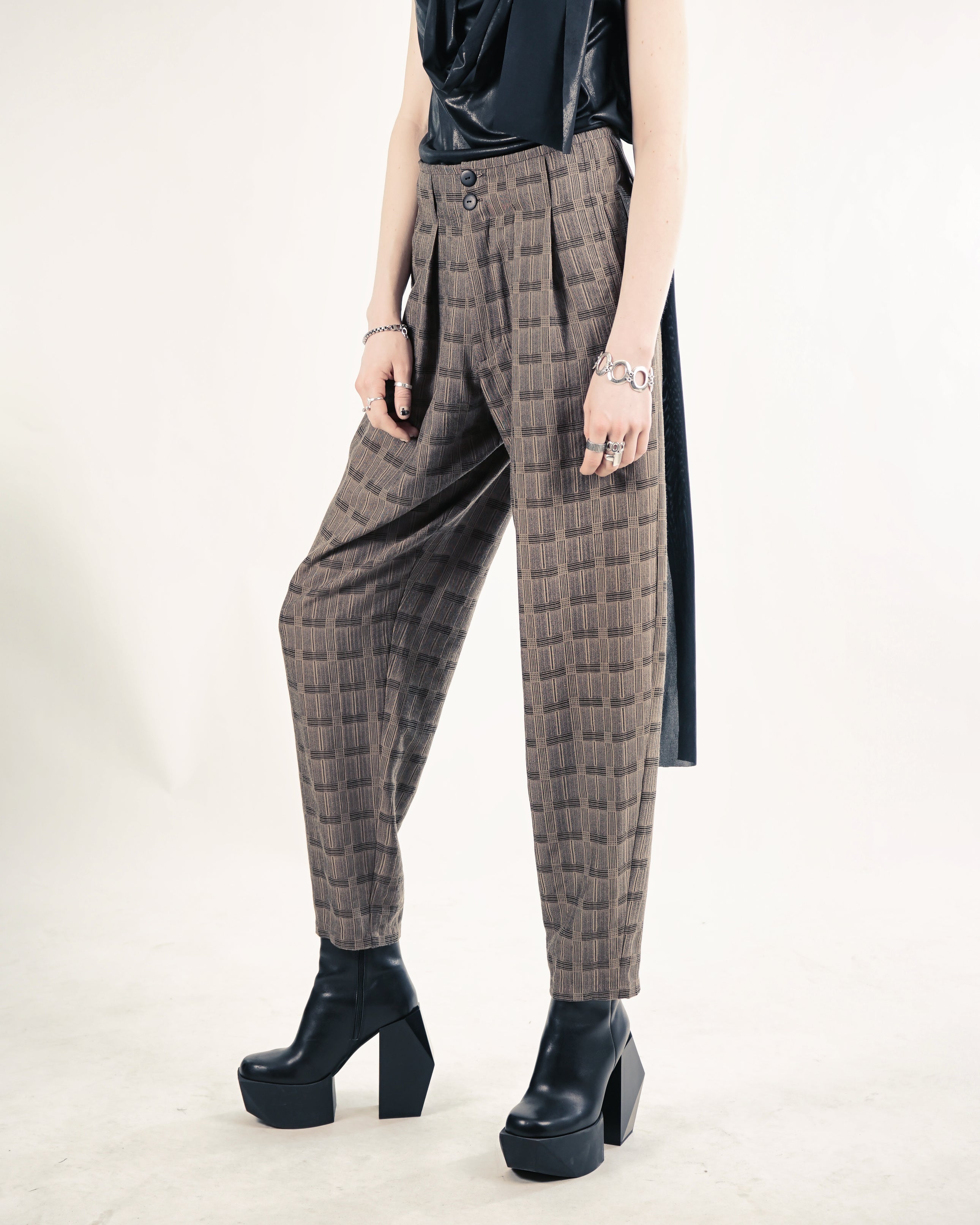 P171 Straight-Leg Trousers – Black | Adddress