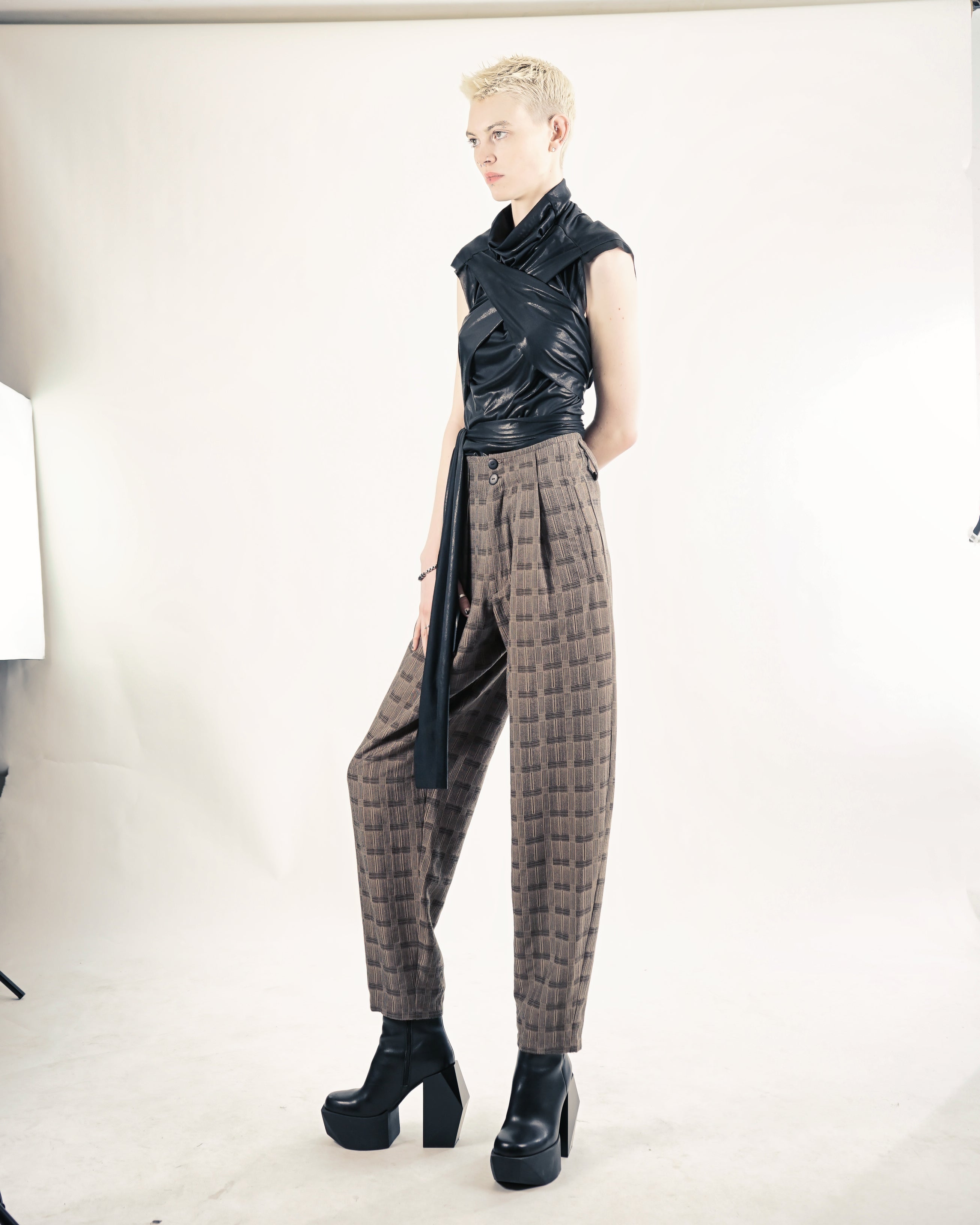 P171 Straight-Leg Trousers – Black | Adddress