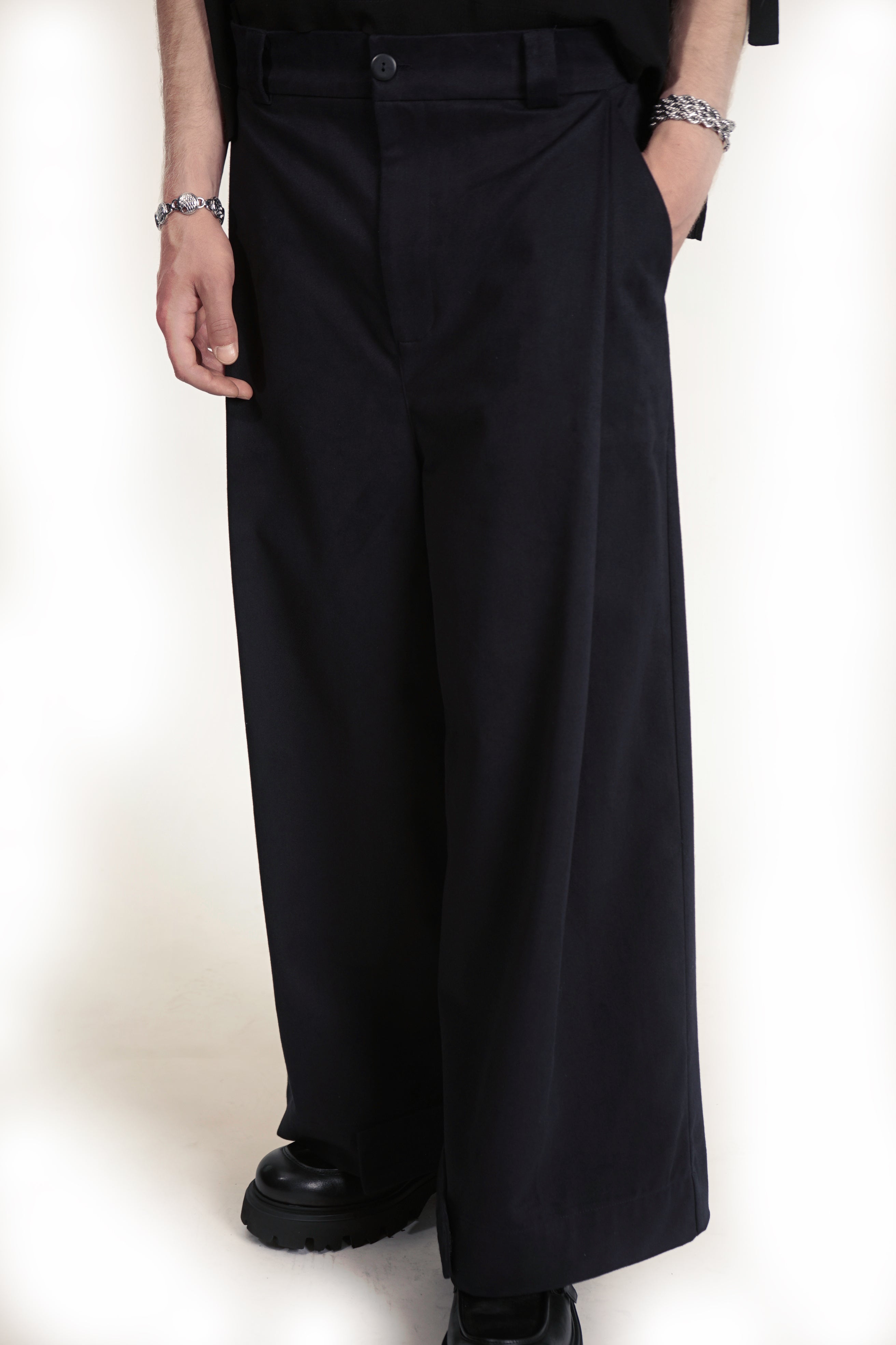 P152C Wide Pants Velcro Fastening Leg