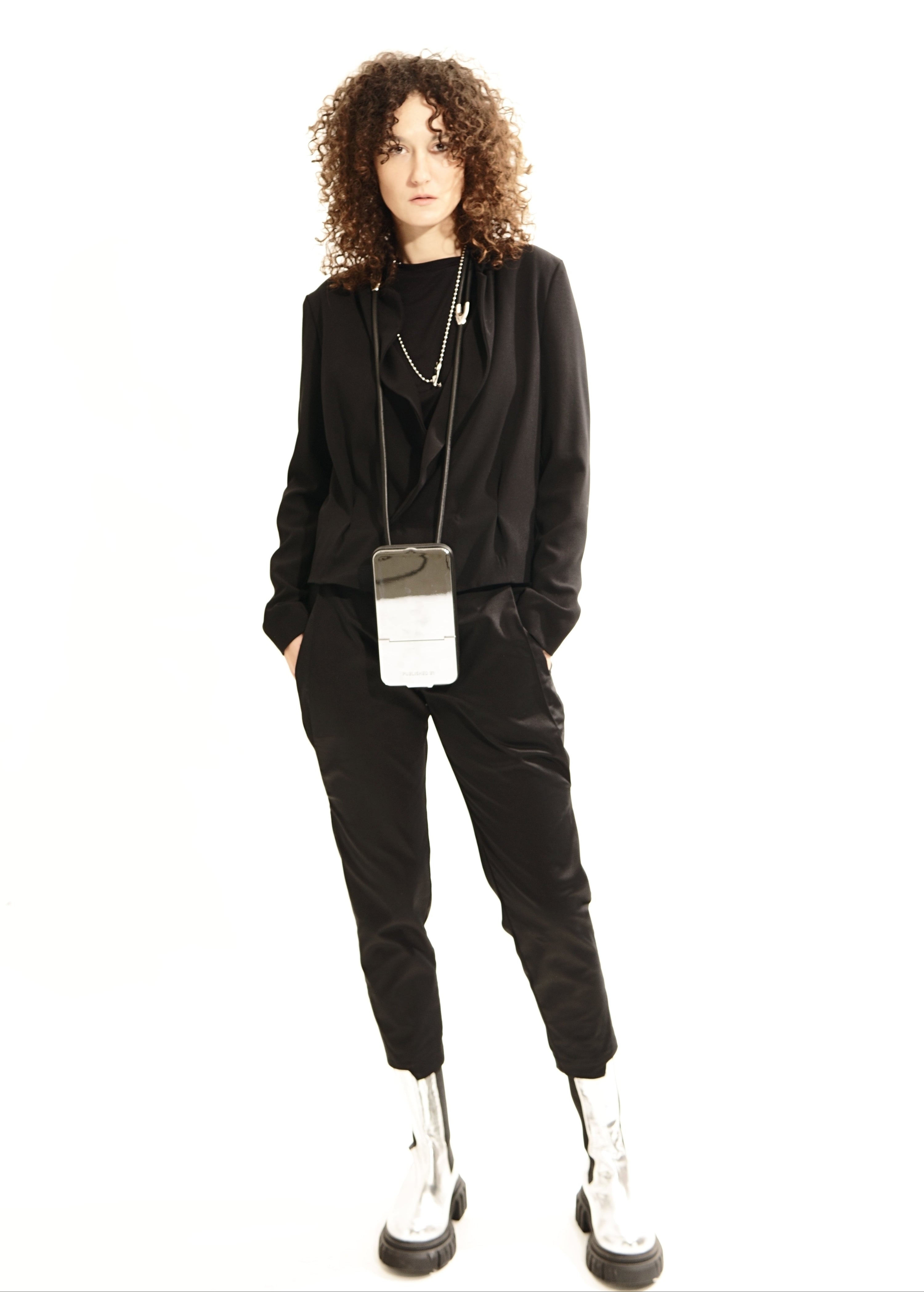 G94 Cropped Blazer Wrinkles Back
