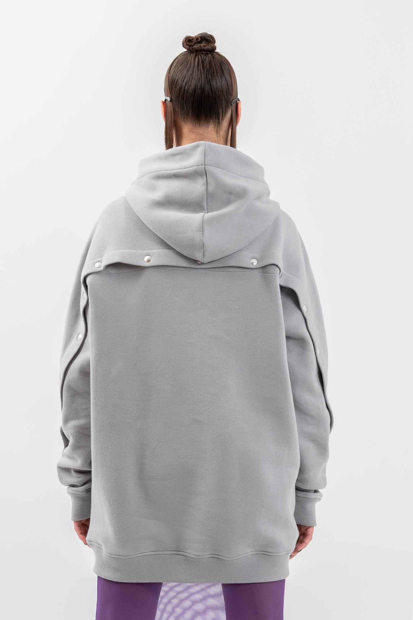 Sweatshirt with buttons