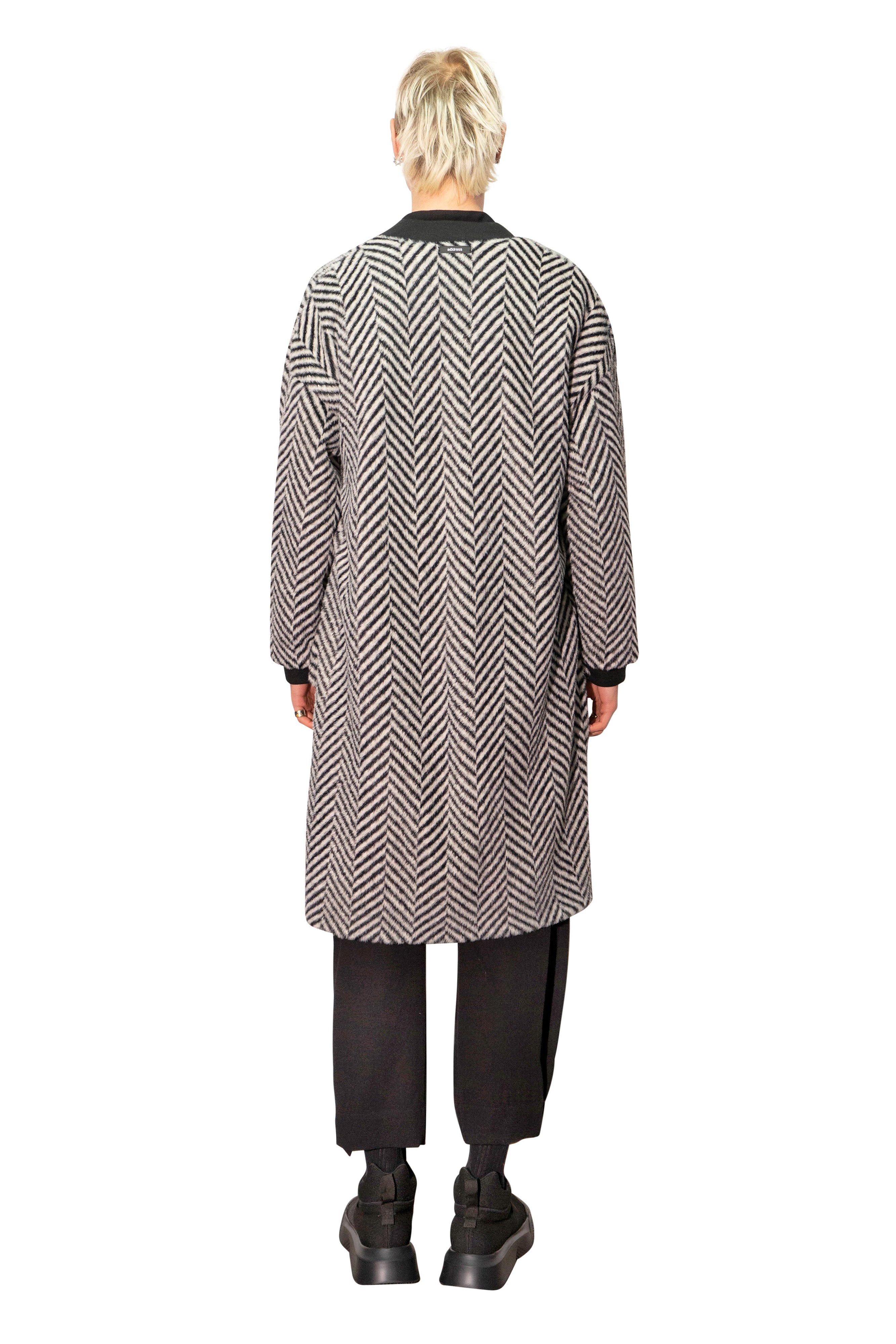 adddress T82A Coat Black White